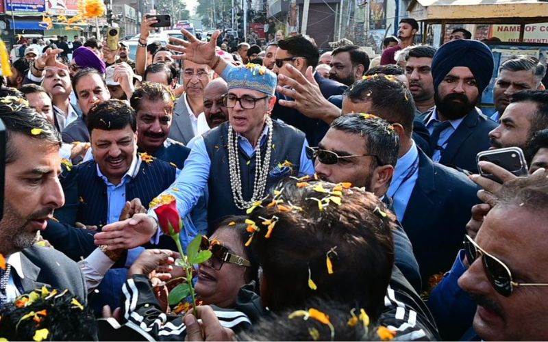 جموں میں دربار مووعمرعبداللہ کا استقبال۔ تقسیم کی کوشش ناکام